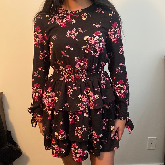 H&M Dresses & Skirts - Floral black dress
